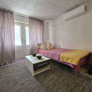 Ližnjan, kuća sa tri stambene jedinice 