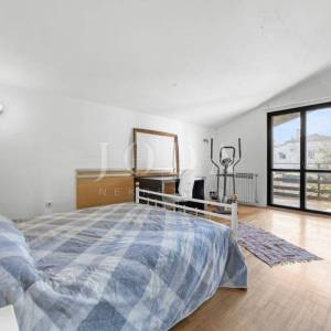 Ližnjan, kuća sa tri stambene jedinice 