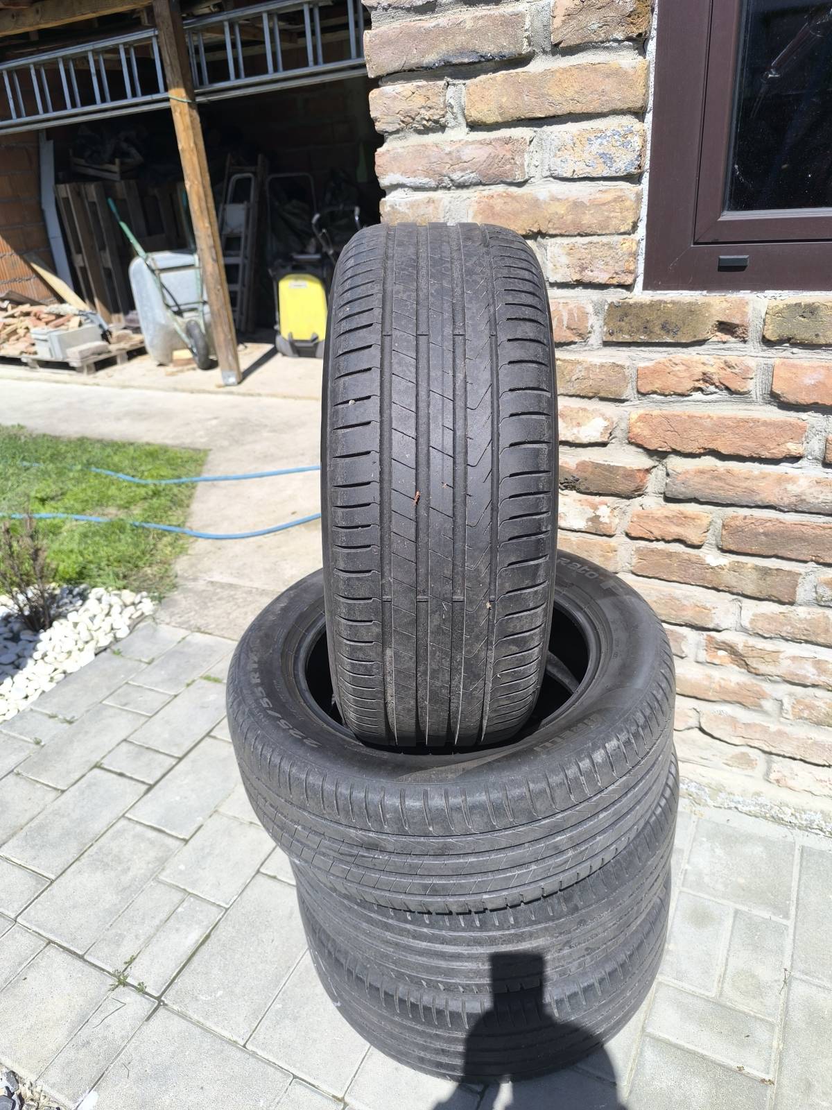 Ljetne gume Pirelli 225/55R17 - 4 kom.