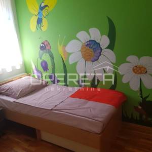 Lovran – Stan s pogledom na more, okućnicom, roštiljem i parkirnim mjestom u mir