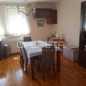 Lovran – Stan s pogledom na more, okućnicom, roštiljem i parkirnim mjestom u mir