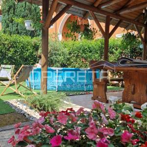 Lovran – Stan s pogledom na more, okućnicom, roštiljem i parkirnim mjestom u mir