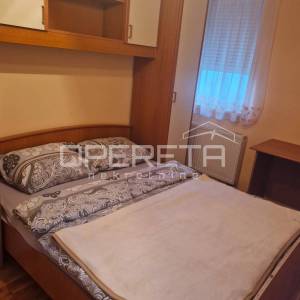 Lovran – Stan s pogledom na more, okućnicom, roštiljem i parkirnim mjestom u mir