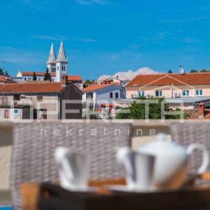 LUKSUZAN STAN U MEDULINU – 95 m² s velikom terasom i parkingom!