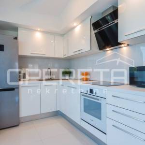 LUKSUZAN STAN U MEDULINU – 95 m² s velikom terasom i parkingom!