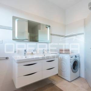 LUKSUZAN STAN U MEDULINU – 95 m² s velikom terasom i parkingom!