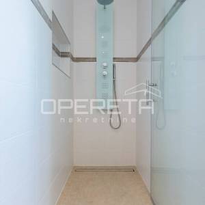 LUKSUZAN STAN U MEDULINU – 95 m² s velikom terasom i parkingom!