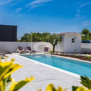 Luksuzna vila s grijanim bazenom u srcu Istre – Štokovci, Svetvinčenat