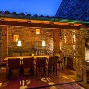 Luksuzni kameni resort – dvije kamene ljepotice s grijanim bazenom i prekrasnim dvorištem, 2 km od mora