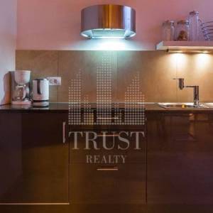 Luksuzni kameni resort – dvije kamene ljepotice s grijanim bazenom i prekrasnim dvorištem, 2 km od mora