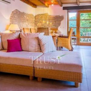 Luksuzni kameni resort – dvije kamene ljepotice s grijanim bazenom i prekrasnim dvorištem, 2 km od mora