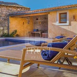 Luksuzni kameni resort – dvije kamene ljepotice s grijanim bazenom i prekrasnim dvorištem, 2 km od mora