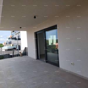 Luksuzni stan s bazenom, novogradnja --Banjole, Volme!Zgrada ima uporabnu dozvolu.