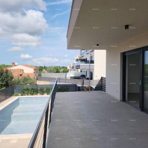 Luksuzni stan s bazenom, novogradnja --Banjole, Volme!Zgrada ima uporabnu dozvolu.