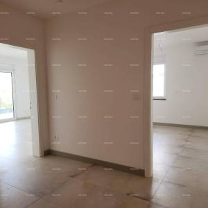 Luksuzni stan s bazenom, novogradnja --Banjole, Volme!Zgrada ima uporabnu dozvolu.