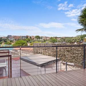 Luksuzni stan u Pješčanoj uvali, prva linija do mora