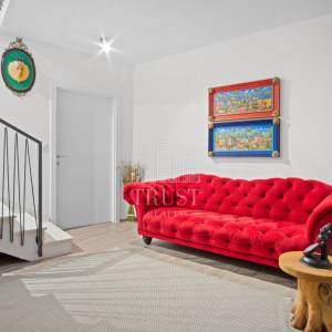 Luksuzni stan u Pješčanoj uvali, prva linija do mora