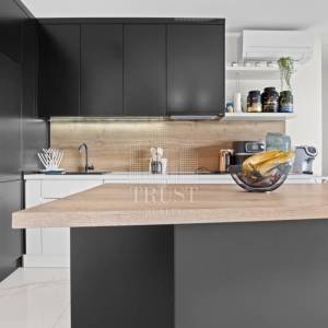 Luksuzni stan u Pješčanoj uvali, prva linija do mora