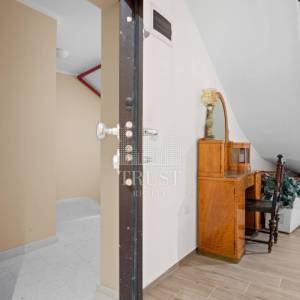 Luksuzni stan u Pješčanoj uvali, prva linija do mora