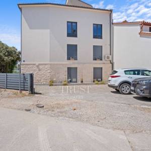 Luksuzni stan u Pješčanoj uvali, prva linija do mora