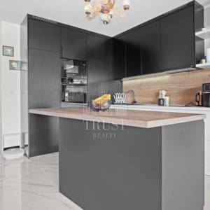 Luksuzni stan u Pješčanoj uvali, prva linija do mora