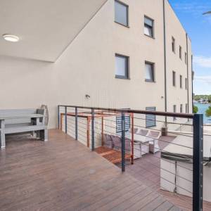 Luksuzni stan u Pješčanoj uvali, prva linija do mora