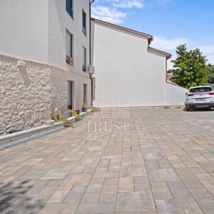 Luksuzni stan u Pješčanoj uvali, prva linija do mora