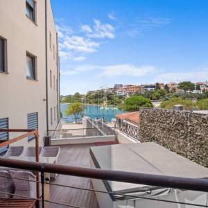 Luksuzni stan u Pješčanoj uvali, prva linija do mora