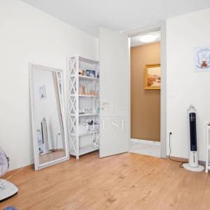 Luksuzni stan u Pješčanoj uvali, prva linija do mora