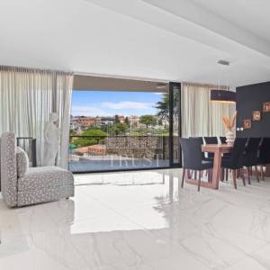 Luksuzni stan u Pješčanoj uvali, prva linija do mora