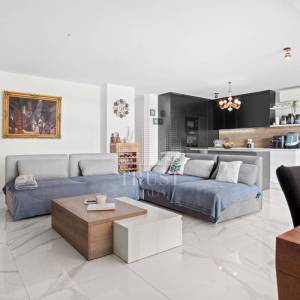 Luksuzni stan u Pješčanoj uvali, prva linija do mora