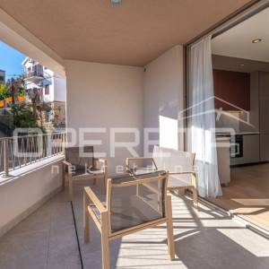 Luksuzni stan za najam u centru Opatije s balkonom i garažom