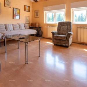 Lungomare – Pula, stan s prostranom terasom i vrtom