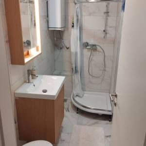 Maksimir-Svetice, novoadaptiran 1-sobni stan 35m2, visoko prizemlje