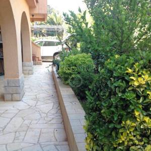 Mali Lošinj, samostojeća kuća s dvije stambene jedinice! 