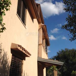 Mali Lošinj, samostojeća kuća s dvije stambene jedinice! 