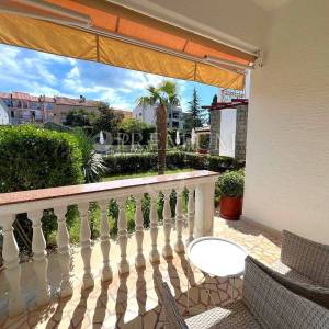 Malinska, apartman s okućnicom, blizu mora!