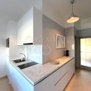 Malinska, apartman u prizemlju s vrtom i parkingom!