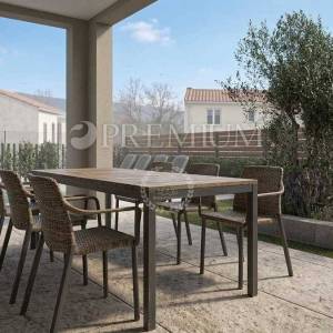 Malinska, kuća s bazenom i pogledom na more – novogradnja!