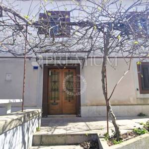 Malinska, kuća u samom centru, rijetkost u ponudi! 