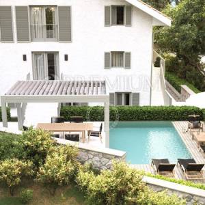 Malinska, novouređen apartman s bazenom, top lokacija!