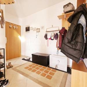 Malinska – stan s pogledom na more na mirnoj lokaciji