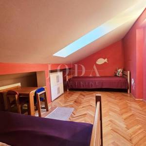 Malinska – stan s pogledom na more na mirnoj lokaciji