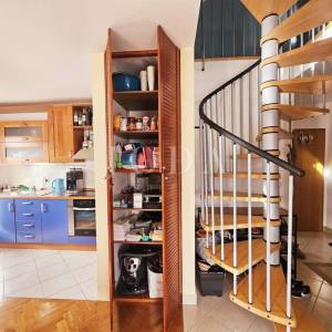 Malinska – stan s pogledom na more na mirnoj lokaciji