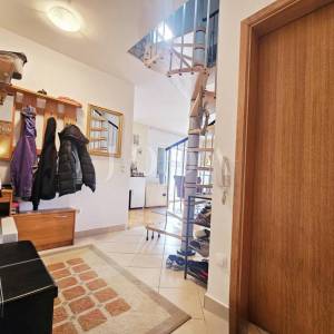 Malinska – stan s pogledom na more na mirnoj lokaciji