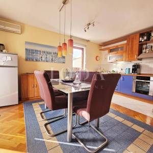 Malinska – stan s pogledom na more na mirnoj lokaciji