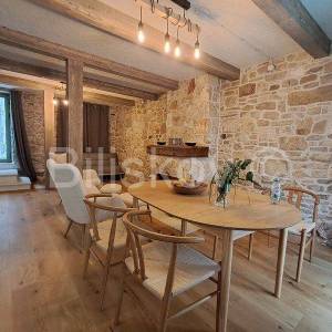 Manja kamena renovirana kuća u centru Blato, Korčula