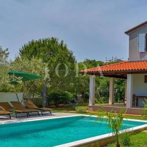 Marčana, Krnica, kuća s bazenom nedaleko mora
