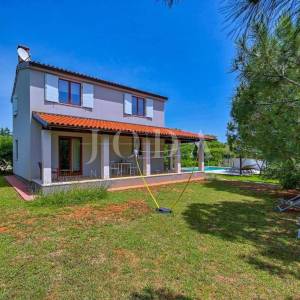 Marčana, Krnica, kuća s bazenom nedaleko mora