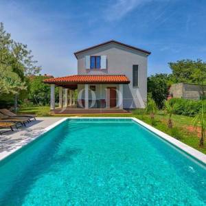 Marčana, Krnica, kuća s bazenom nedaleko mora